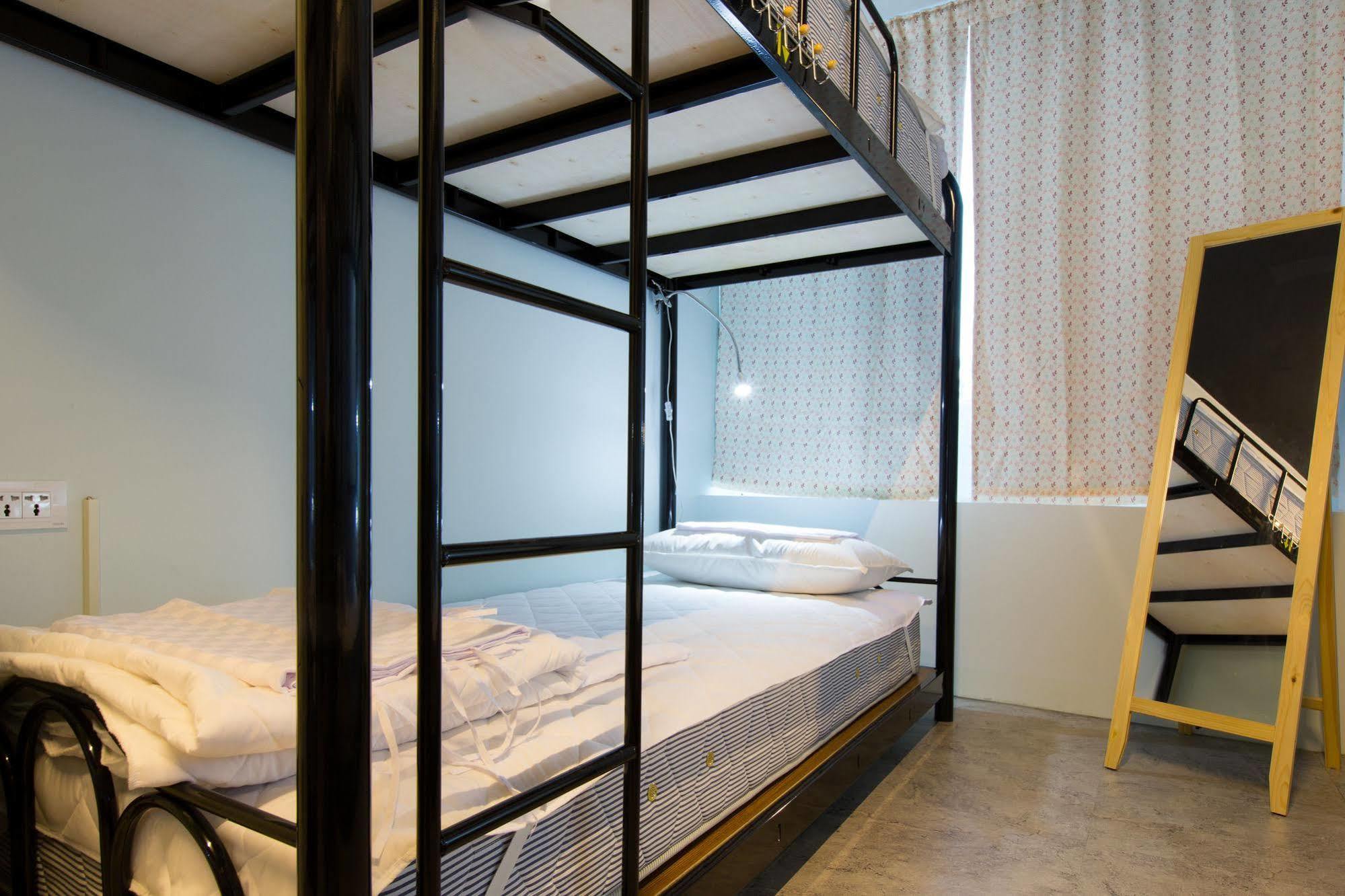 Pathways Hostel Kaohsiung Exterior photo