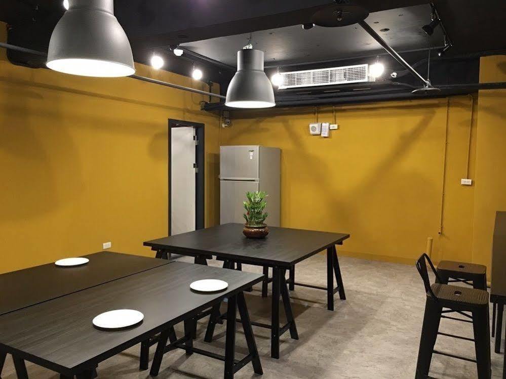 Pathways Hostel Kaohsiung Exterior photo